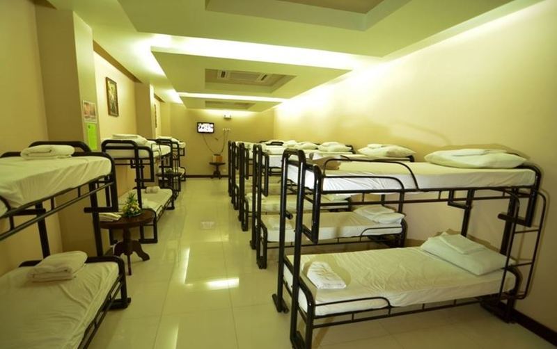 Oyo 159 San Remigio Pensionne Suites Cebu Exterior photo