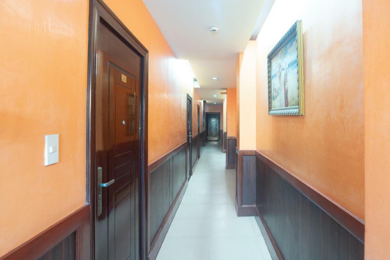 Oyo 159 San Remigio Pensionne Suites Cebu Exterior photo